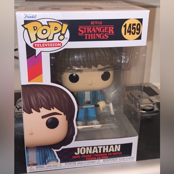 NIB - Stranger Things “Johnathon Season 4” Funko Pop - Picture 3 of 11
